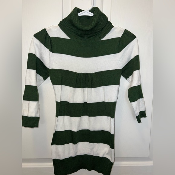 $1 SWEATER BLOUSE. GREAT CONDITION. SIZE XS. $1 WITH ANY $10 ORDER OR MORE - Picture 2 of 5